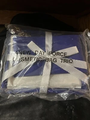 AVON ANEW DAY FORCE COSMETIC BAG TRIO BLUE/SILVER 1998 NEW/SEALED - Image 1 of 2