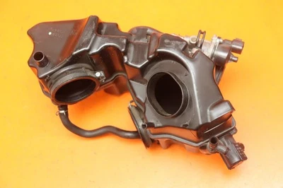 Caja de filtro de admisión de aire Suzuki Boulevard M109R Boss 2014-2019 OEM Foto 1 de 4