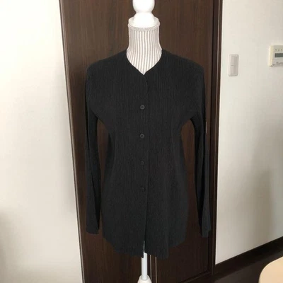 CHAQUETA SIN CUELLO PLISADA ISSEY MIYAKE USADA BUENA Foto 1 de 4