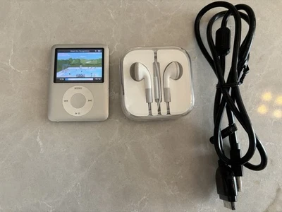 Apple iPod Nano 3rd Generation 8 GB Silver Model A1236 -Tested  Bundled Items - Image 1 of 4