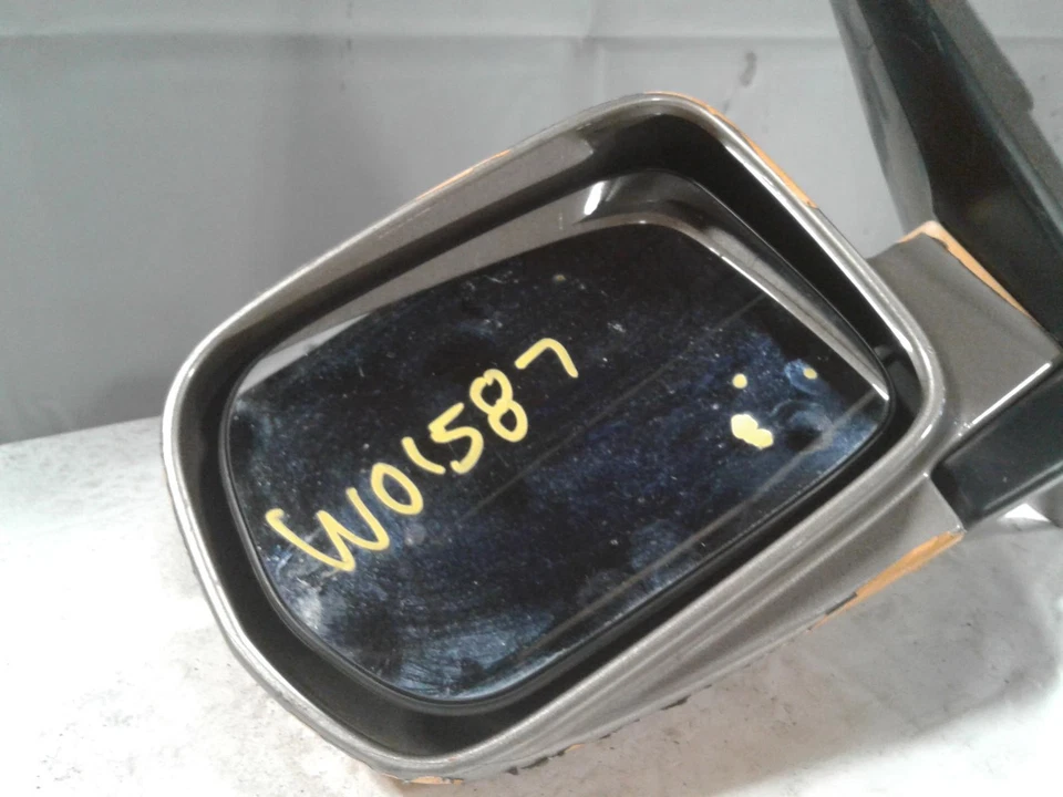 Used Left Door Mirror fits: 2004 Honda Pilot Power heated painted Left Grade B - Image 1 of 4