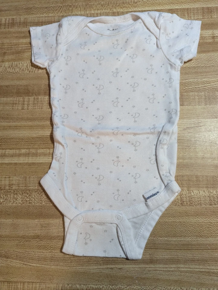 Gerber Baby Unisex Size 0-3 Months 100 Percent Cotton White Moon/Stars Onesie - Image 1 of 1