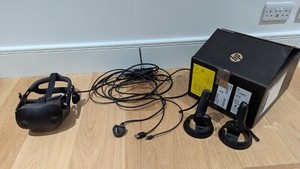 HP Reverb G2 Virtual Reality Headset - Black (1N0T5AA)