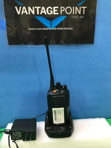 VERTEX STANDARD VX-451-G6-5-G7-5 TWO WAY RADIO BLACK W/BASE & AC* - Picture 1 of 9