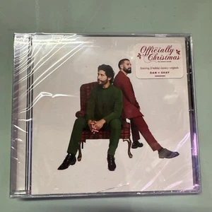 DAN + SHAY - IT\'S OFFICIALLY CHRISTMAS: THE DAMAGED CASE - Picture 1 of 3