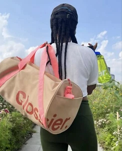 Glossier Duffle Beauty Bag Tote Medium Brown Pink Desert Rose Zip Canvas FAST ๐ - Picture 1 of 4