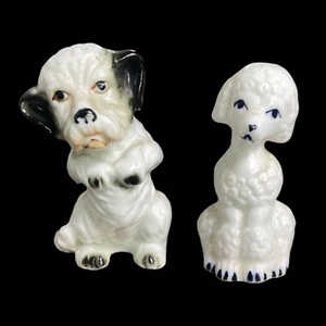 Coppia statuine vintage barboncino francese fantasia bianco 2,5” e cane Schnauzer 3” - Foto 1 di 5