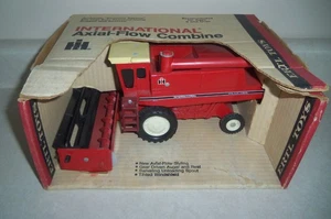 INTERNATIONAL AXIAL-FLOW COMBINE in BOX IH FARMALL ERTL Vintage Bauernhof Spielzeug - Bild 1 von 6