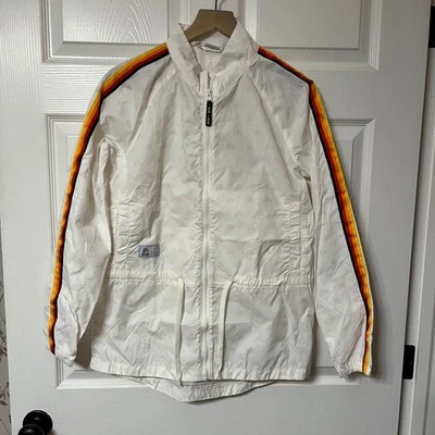 Chaqueta cortavientos ALDI GEAR blanca con logotipo de arco iris manga a rayas talla S Foto 1 de 4