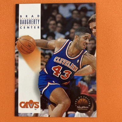 Tarjeta Skybox Brad Daugherty 1993-94 #50 NBA Cleveland Cavaliers Foto 1 de 2