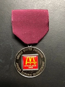Raro De Colección McDonalds "Medalla de Natación Equipo Deporte Premio Trofeo" Juegos Olímpicos Junior - Imagen 1 de 5