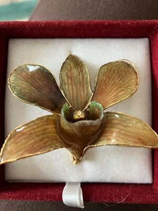 Queen Orchid Brooch - Picture 1 of 4