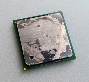 Processeur Intel Pentium 4 2,66 GHz SL6QB socket 478 (2,66 GHz, FSB 533 MHz, Northwood) - Photo 1/1