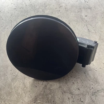 Subaru Legacy Outback 2015-2019 tanque de combustible tapa de puerta de llenado con bolsillo OEM Foto 1 de 4