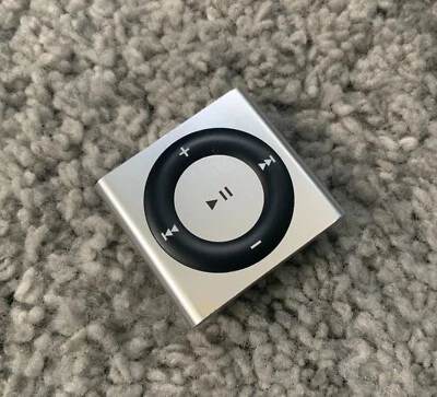 Apple iPod Shuffle 4th Generation 2GB Silver ref.842 - Image 1 of 4