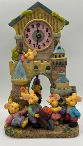 Nuevo Lindo 6”x11” Ratón Familia Castillo Escena con Péndulo Estante/Mesa/Reloj de Escritorio - Imagen 1 de 9