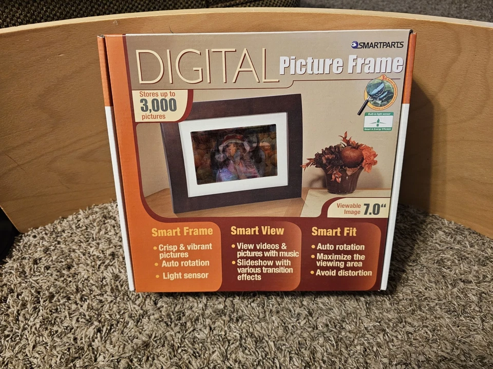 Smartparts Digital Picture Frame 7” Up To 2000 Pictures Wood Look - Image 1 of 4