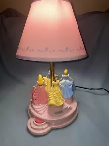 Disney Princess Lampada Parlante Animata #028586 Cenerentola Bianco Neve Belle Aurora - Foto 1 di 24