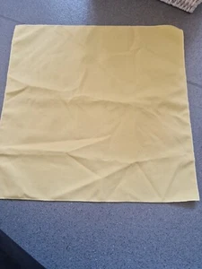 Yellow Serviettes For Wedding Or Party - Picture 1 of 3