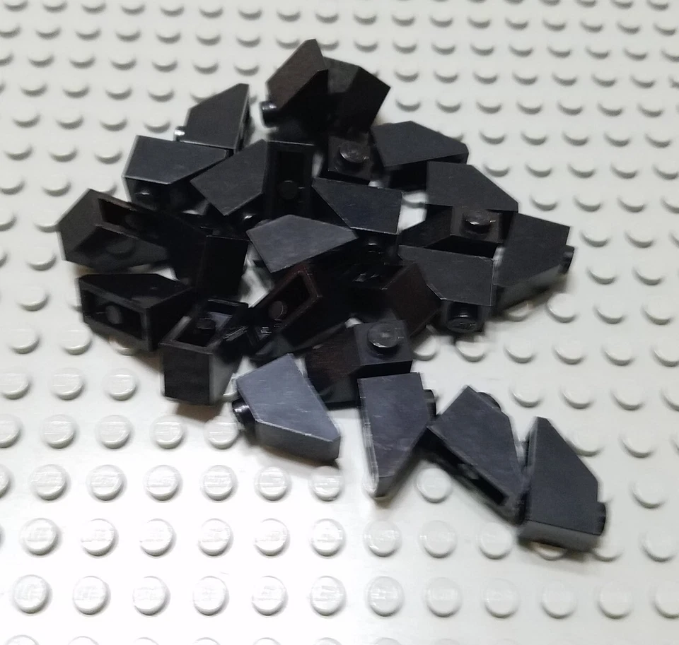 LEGO Lote de 25 Piezas Negras 2x1 Techo Pendiente Foto 1 de 1