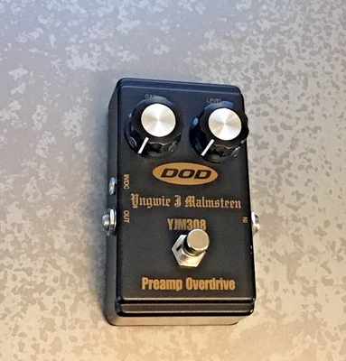 Pedal de guitarra DOD YJM308 Yngwie J Malmsteen Signature Preamplificador Overdrive OD250 Foto 1 de 4