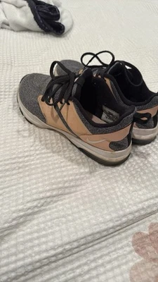 Nike Entrenamiento Negro y Melocotón Zapatos Atléticos con Gamuza como Paneles -7.5 Foto 1 de 4