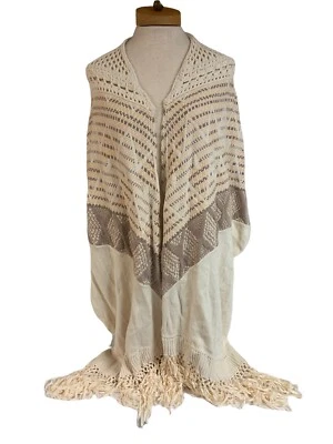 Mantón con flecos Moth Anthropologie macramé talla única 100 % algodón cuerpo colores neutros Foto 1 de 4