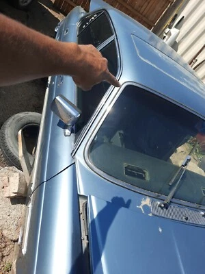 Front right  Window Glass chrome connections 1 only   1982-1987 Jaguar XJ6 - Image 1 of 4