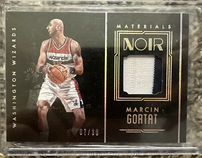 2016-17 黑色篮球 Marcin Gortat 比赛使用布贴 #7/30 巫师 — 第 1/2 张图片