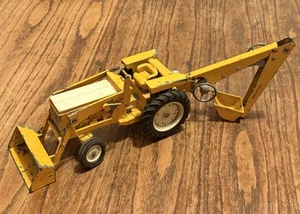 Vintage Ertl International Harvester 3444 Backhoe Tractor 1:16 Diecast Works USA - Picture 1 of 11