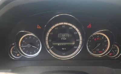 Cuadro medidor velocímetro OE Clase E 2012-2013 97 k millas Mercedes-Benz Foto 1 de 4