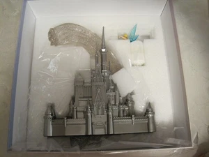 COLECCIÓN ESCAPARATE ENESCO DISNEY 100 AÑOS DE MARAVILLA CASTILLO CON CAMPANA - Imagen 1 de 20