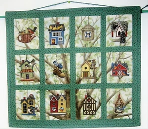 HomeSweetHome gesteppte handgefertigte Wanddecke in Lieblingsblau oder Grün - Bild 1 von 15