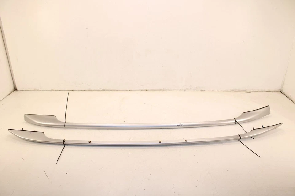 Trilho para bagageiro de teto esquerdo e direito Infiniti QX50 2015-2017 73823-5UB0A FABRICANTE DE EQUIPAMENTO ORIGINAL - Imagem 1 de 4