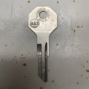 RA2 ILCO Key Blank for American Motors, Jeep, Renault AMC - Picture 1 of 2