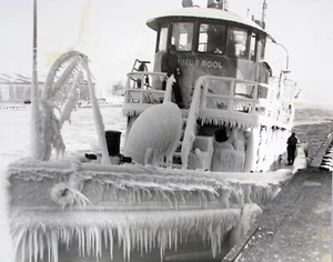 VINTAGE ICE ENCRUSTED GREAT LAKES OCEAN NE WINTER SHIP TUG BOAT MUEL E BOOL ? - Picture 1 of 2