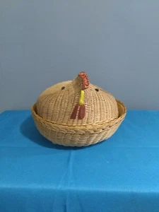 ROOSTER Chicken Bread Basket & Lid, Vintage Woven Wicker Farmhouse Country Decor - Picture 1 of 9