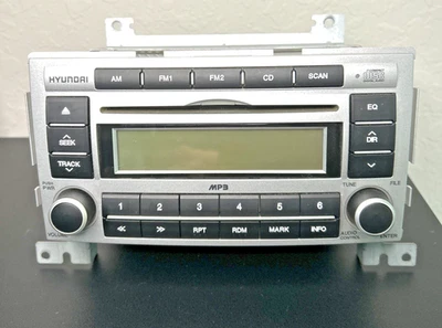  现代圣达菲 Am FM 收音机接收器 2007 - 2008 - C0196100-0W540 零件 — 第 1/4 张图片