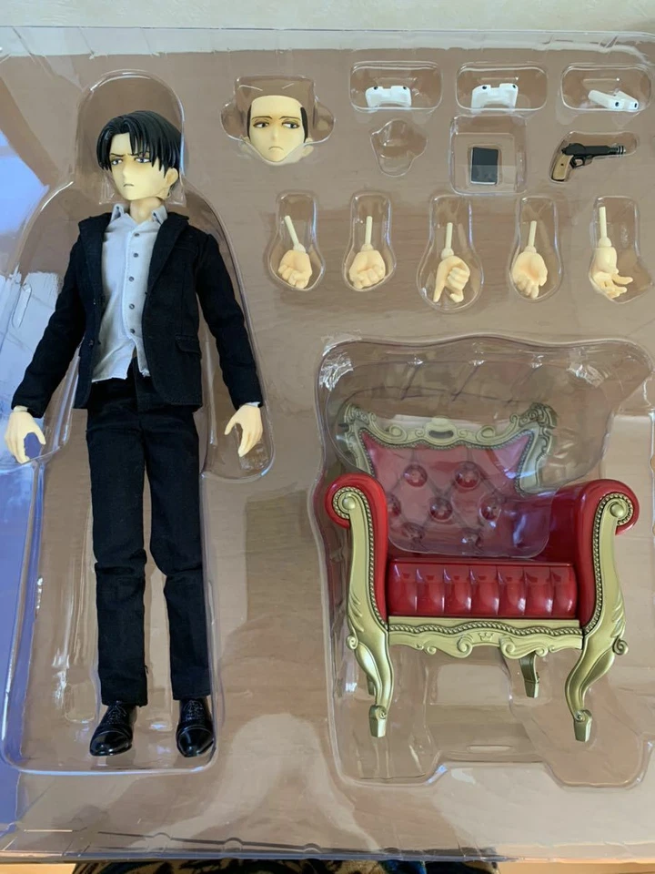 Traje de héroe de acción real Medicom Attack on Titan: Levi versión Figura de acción  Foto 1 de 4