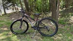 2010 Specialized Hardrock Mountain Bike - Picture 1 of 6