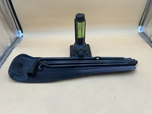 2010 - 2024 TOYOTA TUNDRA SPARE TIRE EMERGENCY JACK AND TOOL KIT OEM - Bild 1 von 5