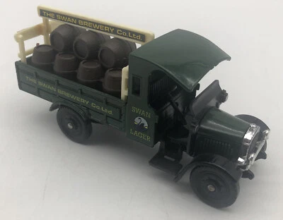 CORGI CLASSICS 1:43 METAL DIECAST SWAN BREWERY, BEER FLATBED WORK DELIVERY TRUCK - Image 1 of 4