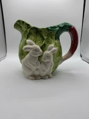 Jarra de jardín vintage Bunny Lane pintada a mano de cerámica rosa y verde esmaltada Foto 1 de 4