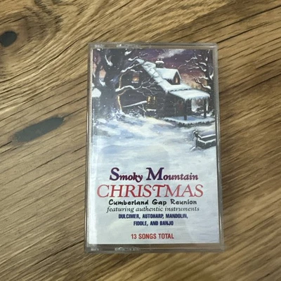 Smoky Mountain Christmas Cassette Tape Tested Working 13 Songs Holiday Foto 1 de 4