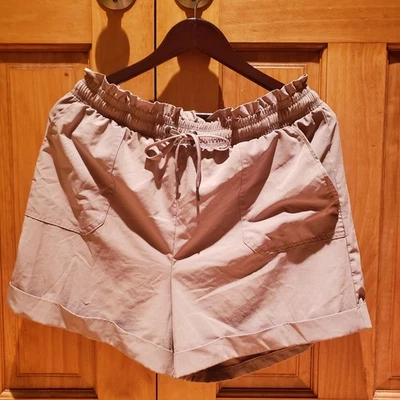 Danskin Beige Ligero Tejido Cintura Elástica Bolsa de Papel Pantalones Cortos L Bolsillos Taupe  Foto 1 de 4