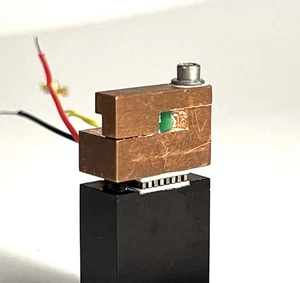 Coherent? Holmium YAG HO: CR: TM:YAG? crystal Brewster angle rhomb tec mount - Picture 1 of 10