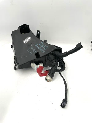 Subaru WRX STI 2015 a 2016 bahía de motor caja de fusibles módulo de relé de caja de fusibles Foto 1 de 4