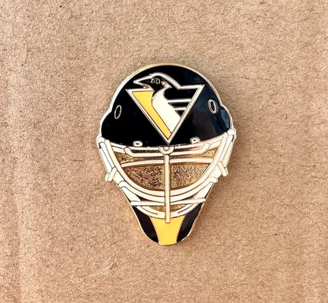 Vintage Pittsburgh Penguins Lapel Pin NHL Hockey Goalie Helmet 90's Merchandise Cover
