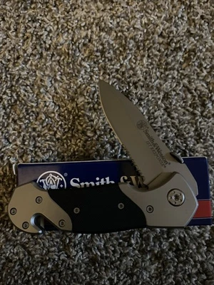 Карманный нож Smith & Wesson First Response Police Fire EMS спасательный для выживания - Изображение 1 из 4