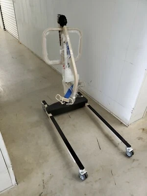 Elevador eléctrico Invacare Reliant 450 pacientes Foto 1 de 4